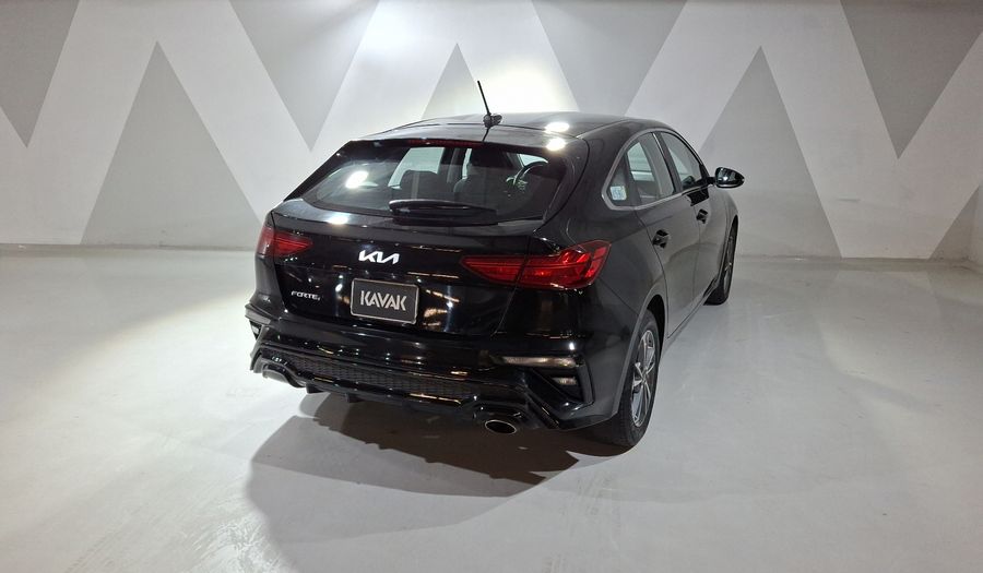 Kia Forte 2.0 EX IVT Hatchback 2022