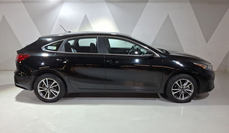 Kia Forte 2.0 EX IVT Hatchback 2022