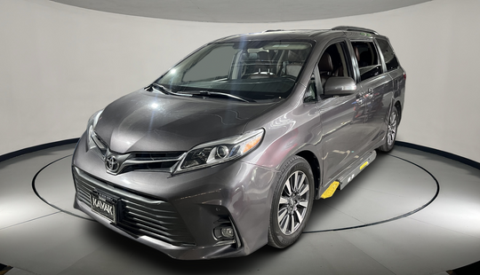 Toyota • Sienna