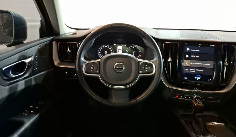 Volvo Xc60 2.0 T5 MOMENTUM AUTO 4WD Suv 2020