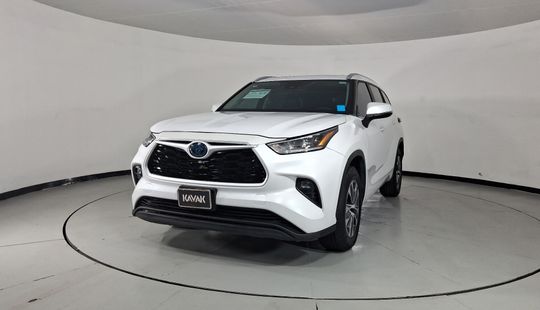 Toyota • Highlander