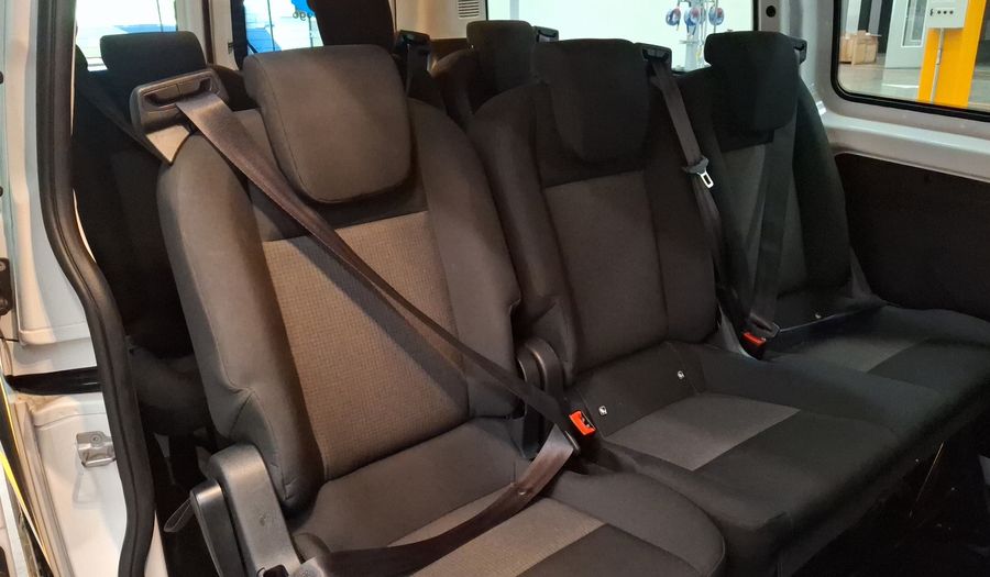 Ford Transit 2.2 DIESEL PASAJEROS LARGA A/A Van 2019