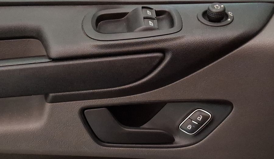 Ford Transit 2.2 DIESEL PASAJEROS LARGA A/A Van 2019