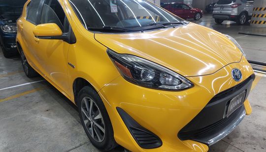 Toyota • Prius C