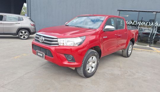 Toyota • Hilux