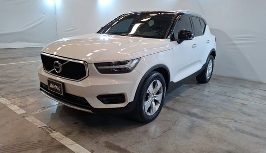 Volvo • XC40