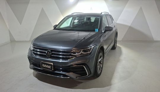 Volkswagen • Tiguan