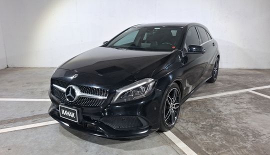 Mercedes Benz • Clase A