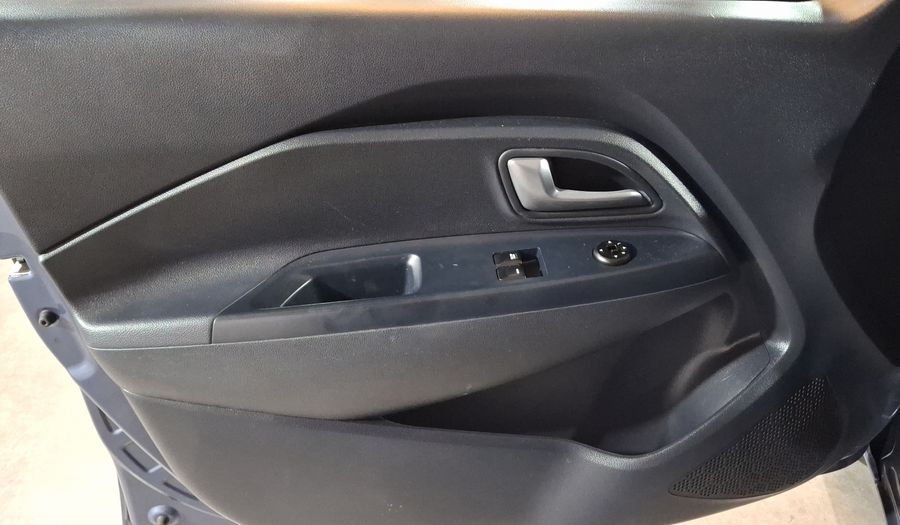 Kia Rio 1.6 LX MT Hatchback 2017