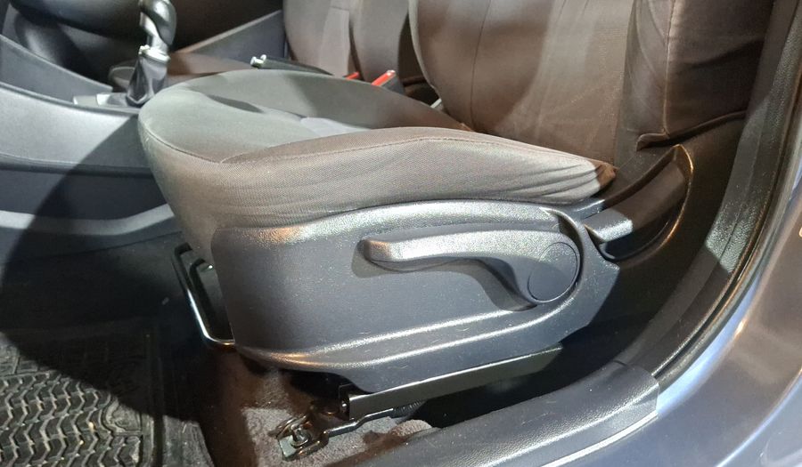 Kia Rio 1.6 LX MT Hatchback 2017