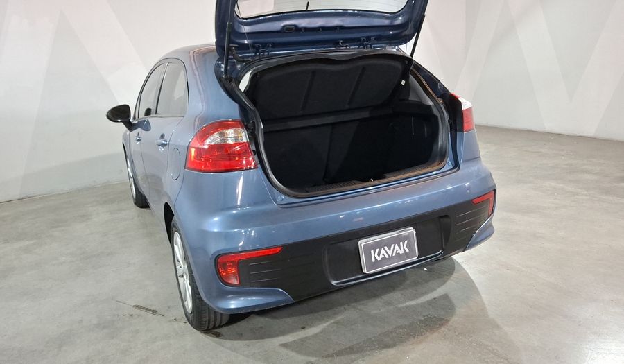 Kia Rio 1.6 LX MT Hatchback 2017