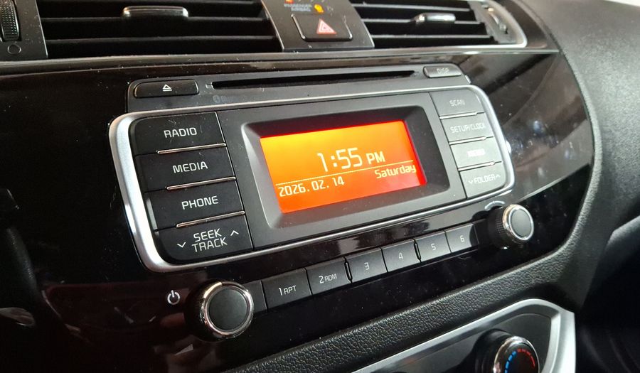 Kia Rio 1.6 LX MT Hatchback 2017