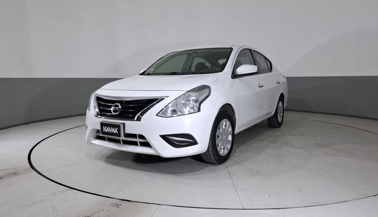 Nissan • Versa