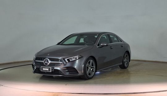 Mercedes Benz • Clase A