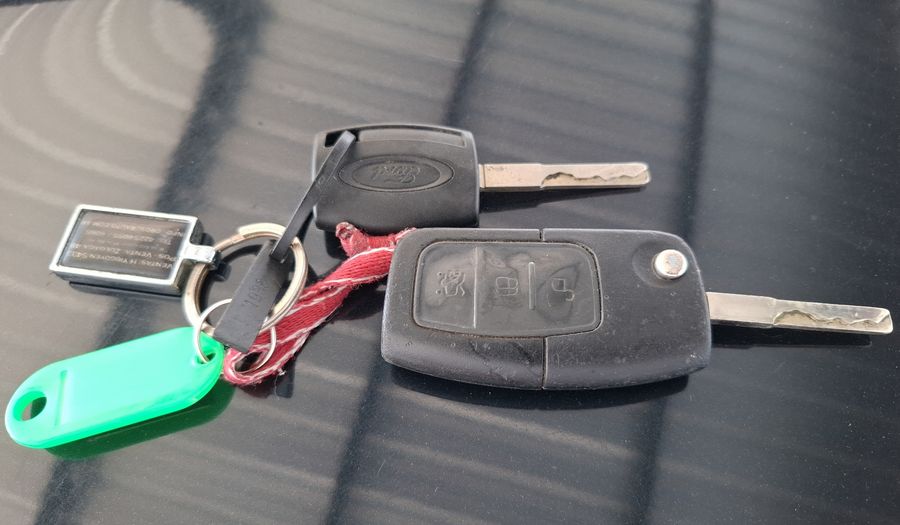 Ford Focus Ii 1.6 TREND Sedan 2012