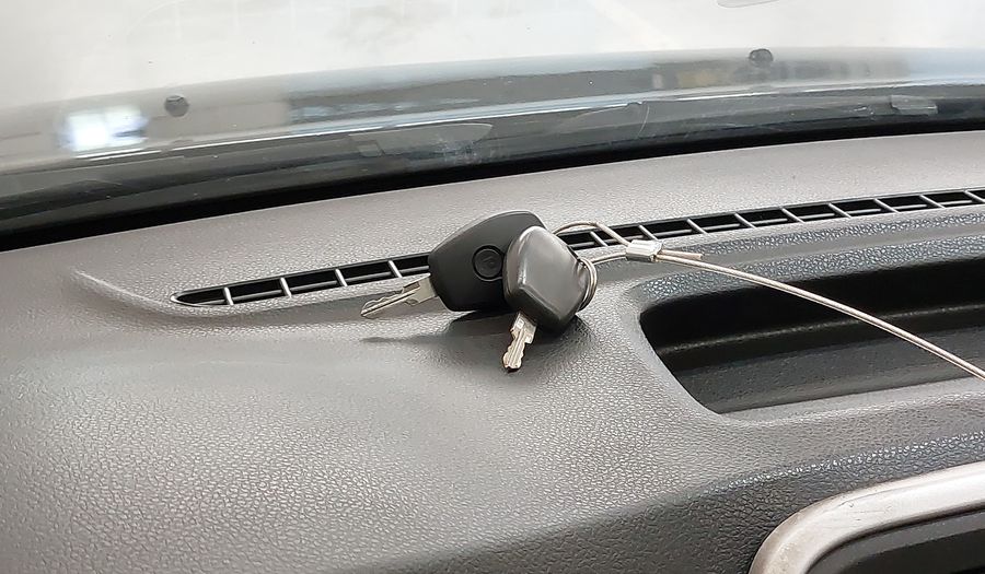 Renault Sandero 1.0 16V HI-FLEX AUTHENTIQUE Hatchback 2016