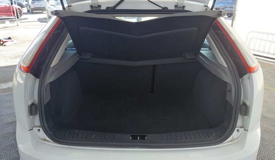 Ford Focus Ii 2.0 GHIA Hatchback 2012