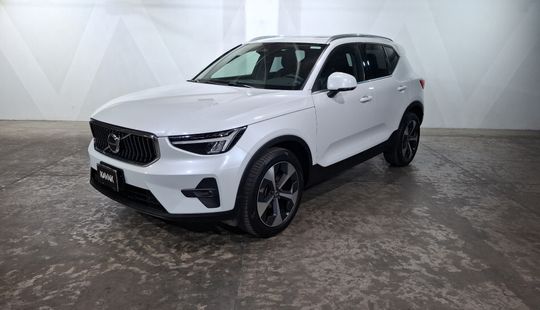 Volvo • XC40