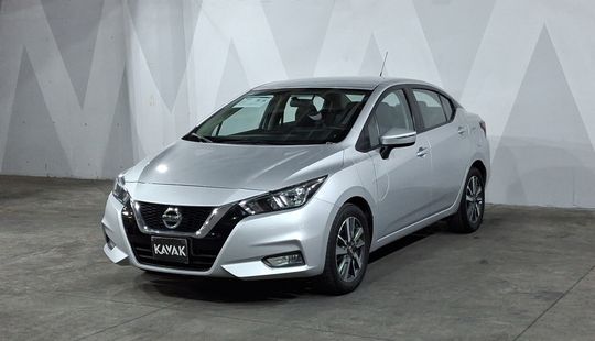Nissan • Versa