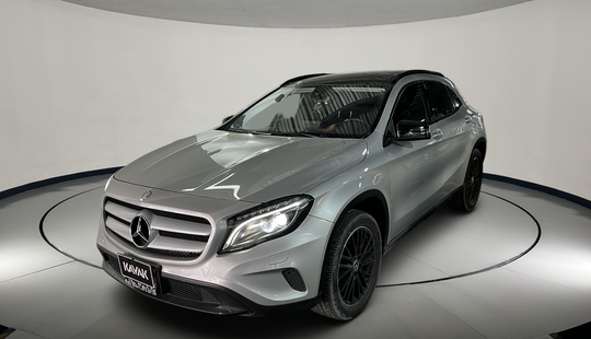 Mercedes Benz • Clase GLA