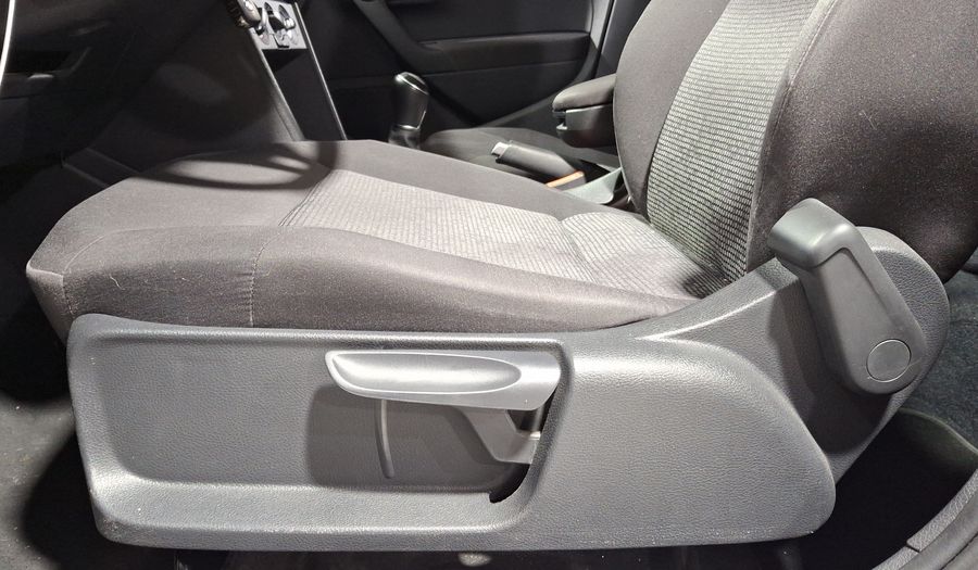 Volkswagen Polo 1.6 COMFORTLINE PLUS Hatchback 2021