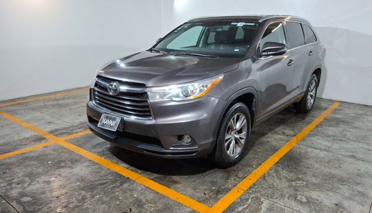 Toyota • Highlander