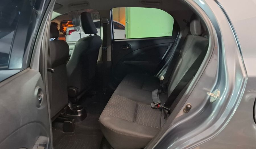 Toyota Etios 1.5 XLS Hatchback 2015