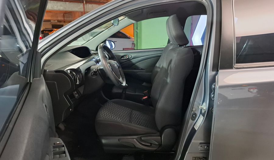Toyota Etios 1.5 XLS Hatchback 2015