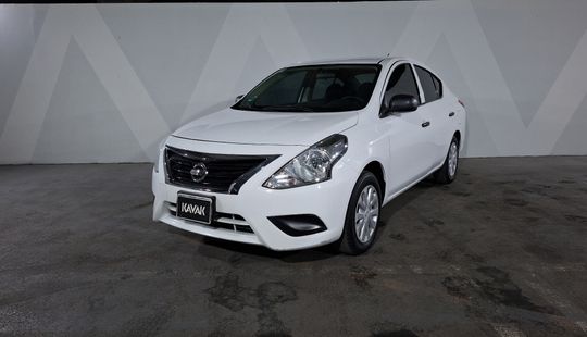Nissan • Versa