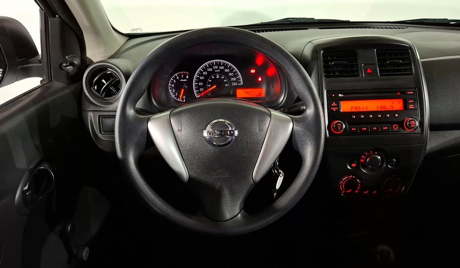 Nissan Versa 1.6 DRIVE A/C Sedan 2019