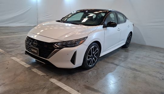 Nissan • Sentra
