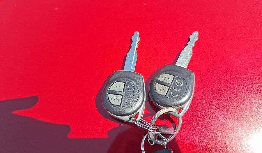 Suzuki Swift 1.4 GL AUTO Hatchback 2012