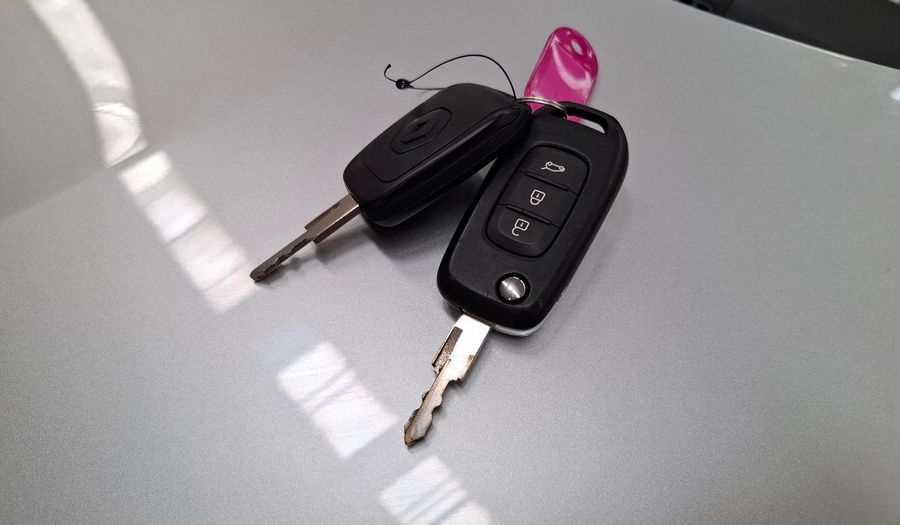 Renault Kwid 1.0 ICONIC Hatchback 2019