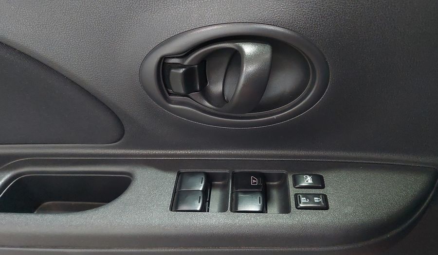 Nissan March 1.6 ADVANCE AT Hatchback 2012