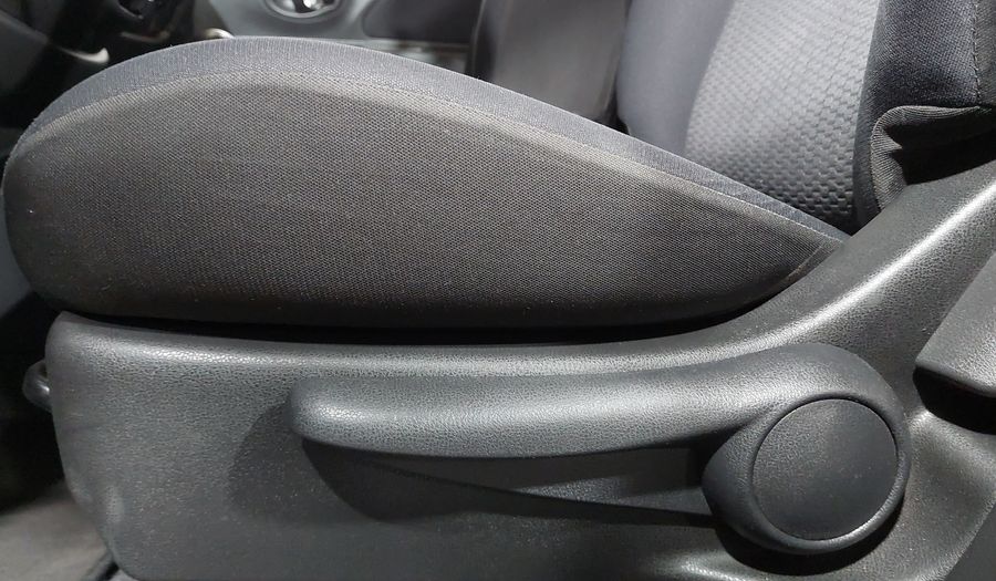 Nissan March 1.6 ADVANCE AT Hatchback 2012