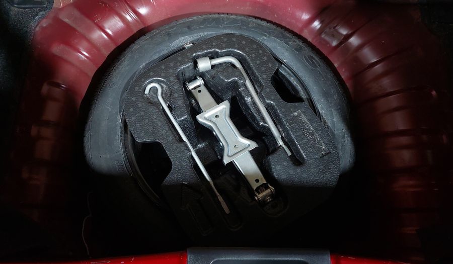 Nissan March 1.6 ADVANCE AT Hatchback 2012