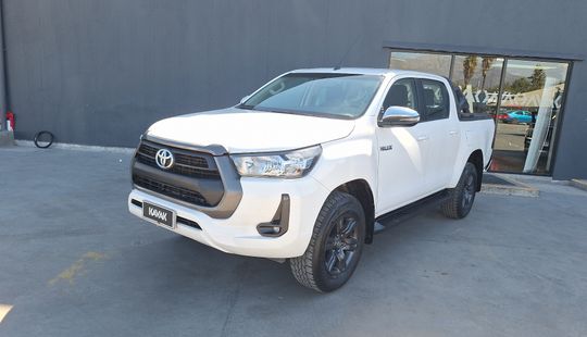 Toyota • Hilux