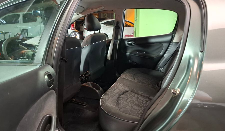 Peugeot 207 COMPACT 1.4 XS Hatchback 2010