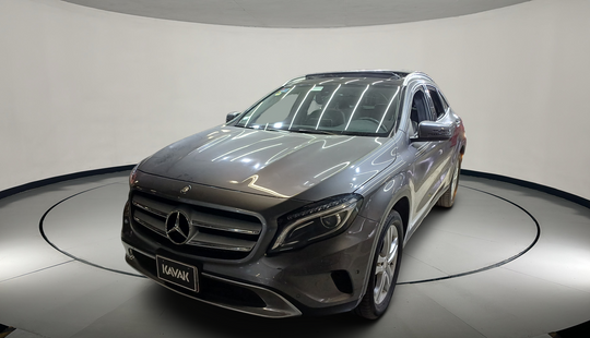 Mercedes Benz • Clase GLA