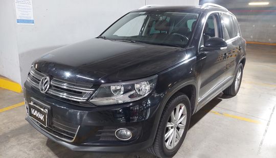 Volkswagen • Tiguan