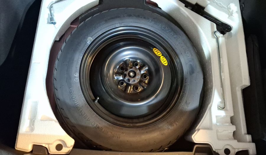 Toyota Prius 1.8 HEV BASE AUTO Hatchback 2023