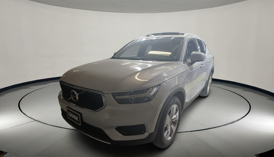 Volvo • XC40