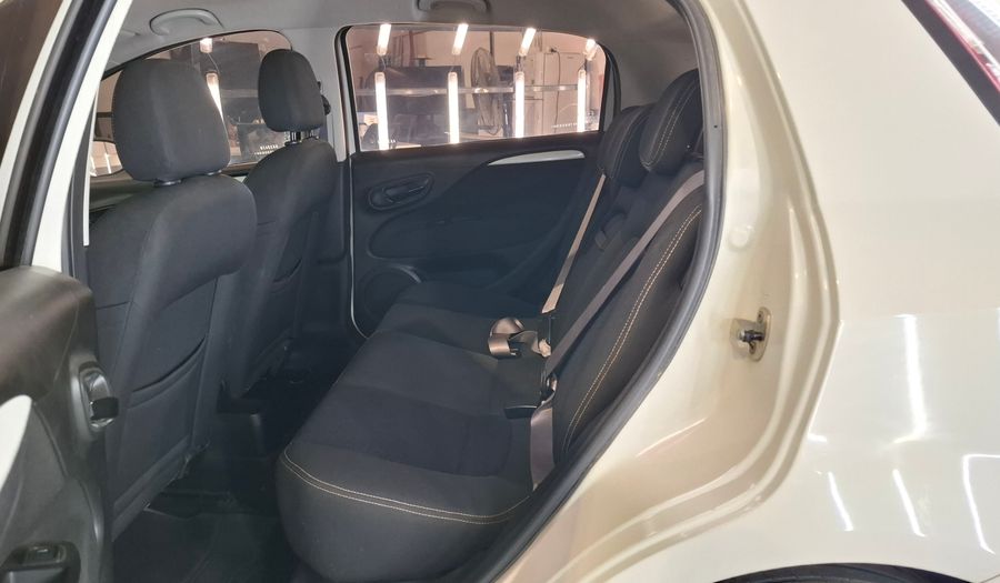 Fiat Punto 1.6 16V SPORTING 5P Hatchback 2016