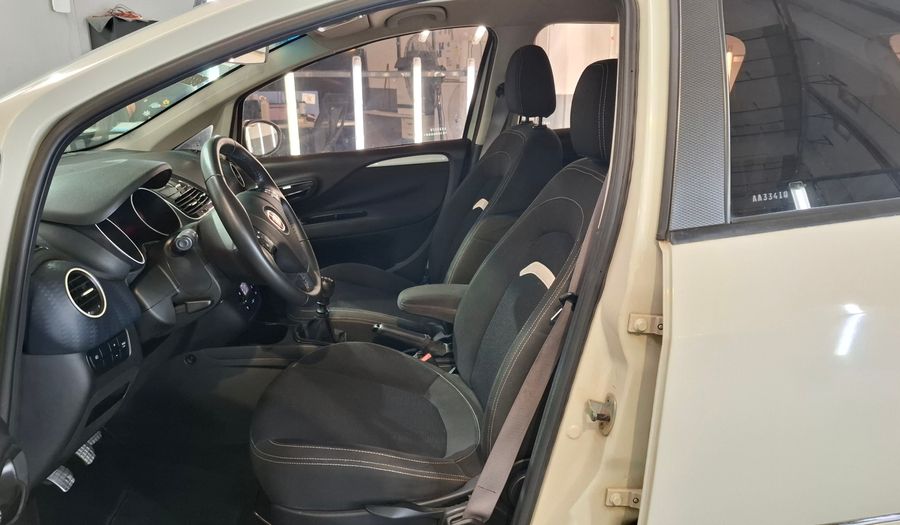 Fiat Punto 1.6 16V SPORTING 5P Hatchback 2016