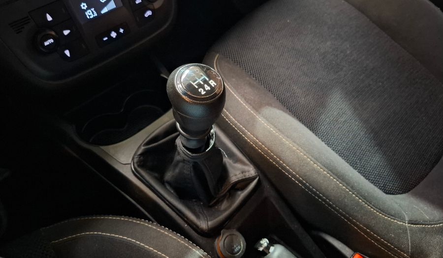 Fiat Punto 1.6 16V SPORTING 5P Hatchback 2016