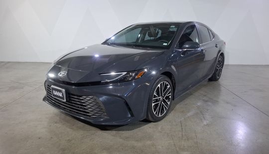 Toyota • Camry