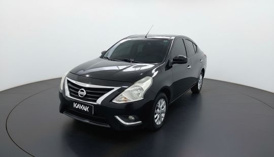 Nissan • Versa