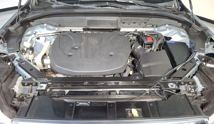 Volvo Xc60 2.0 B5 MHEV MOMENTUM AUTO AWD Suv 2022