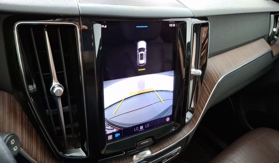 Volvo Xc60 2.0 B5 MHEV MOMENTUM AUTO AWD Suv 2022