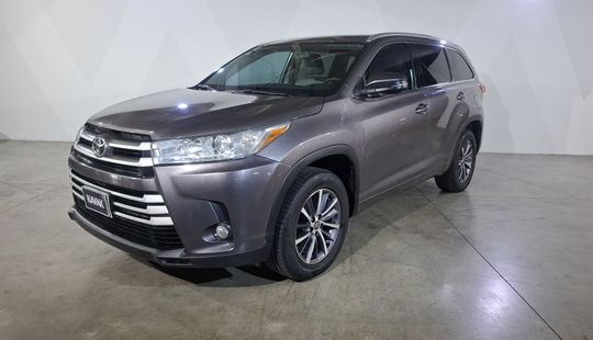 Toyota • Highlander